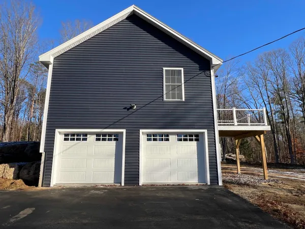 $799,900 | 47 Long Hl Road, Raymond, NH 03077