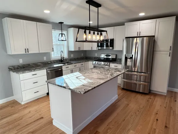 $799,900 | 47 Long Hl Road, Raymond, NH 03077
