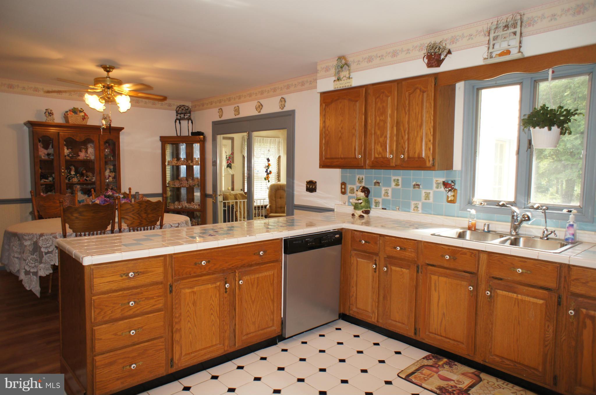 113 Prospect Bay Road Grasonville, MD 21638 - Photo 11 of 23 Kitchen