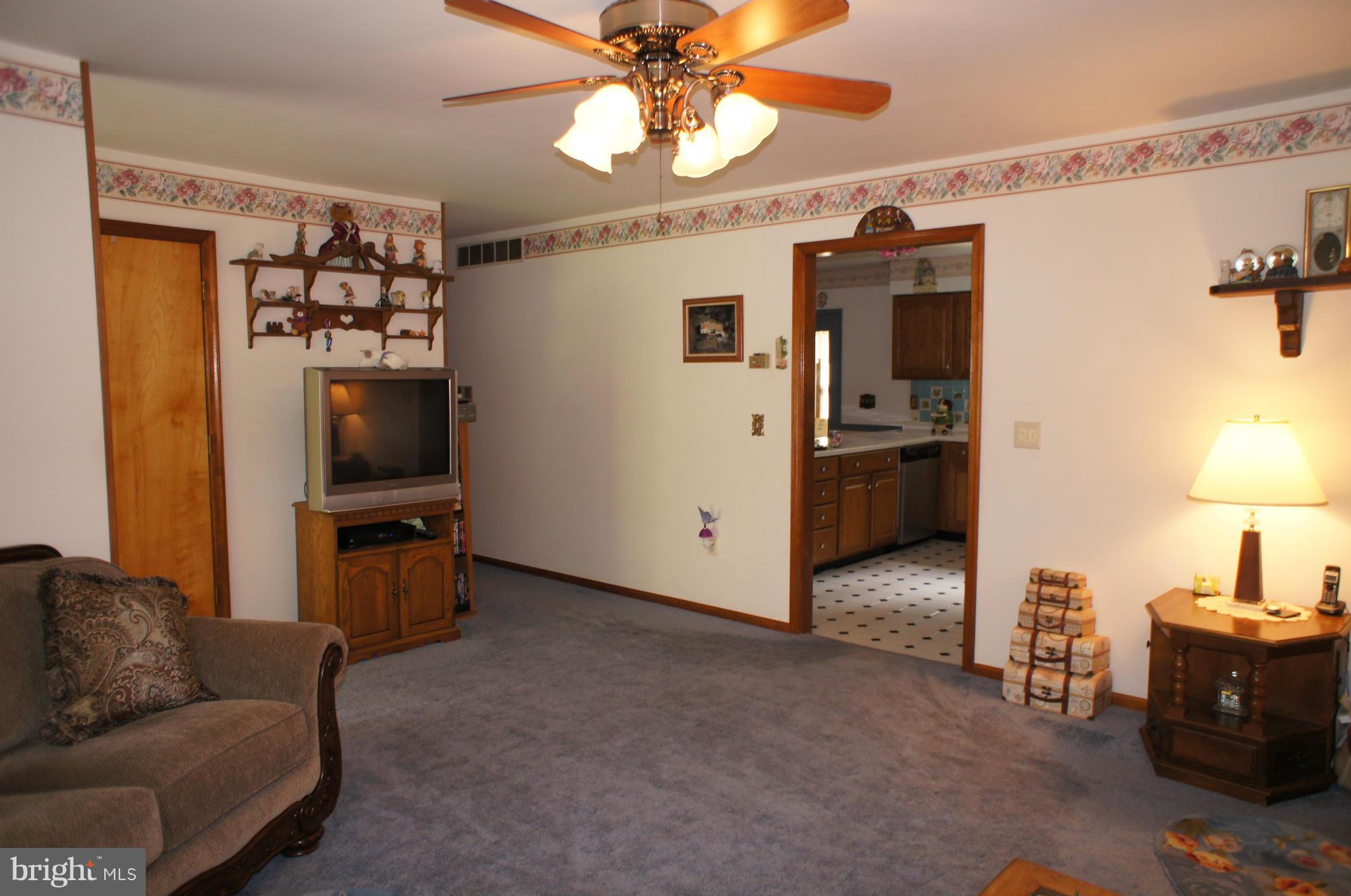 113 Prospect Bay Road Grasonville, MD 21638 - Photo 7 of 23 Family Room