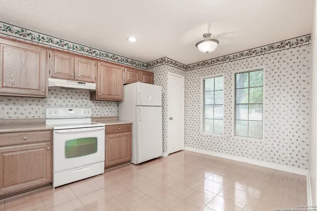 $1,850 | 16618 Spruce Tree Lane, San Antonio, TX 78247