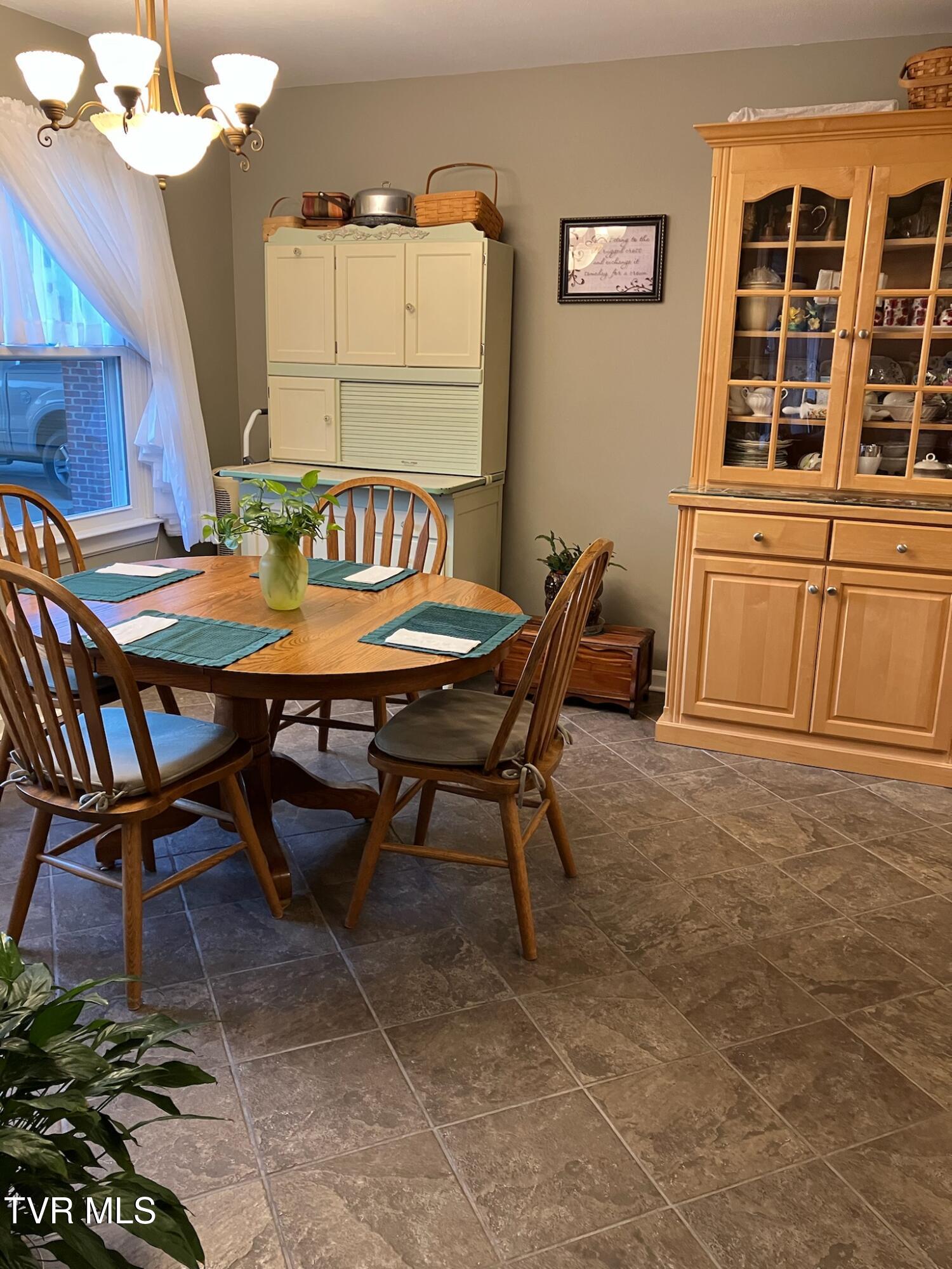 904 Mountainview Road Erwin, TN 37650 - Photo 17 of 26 16