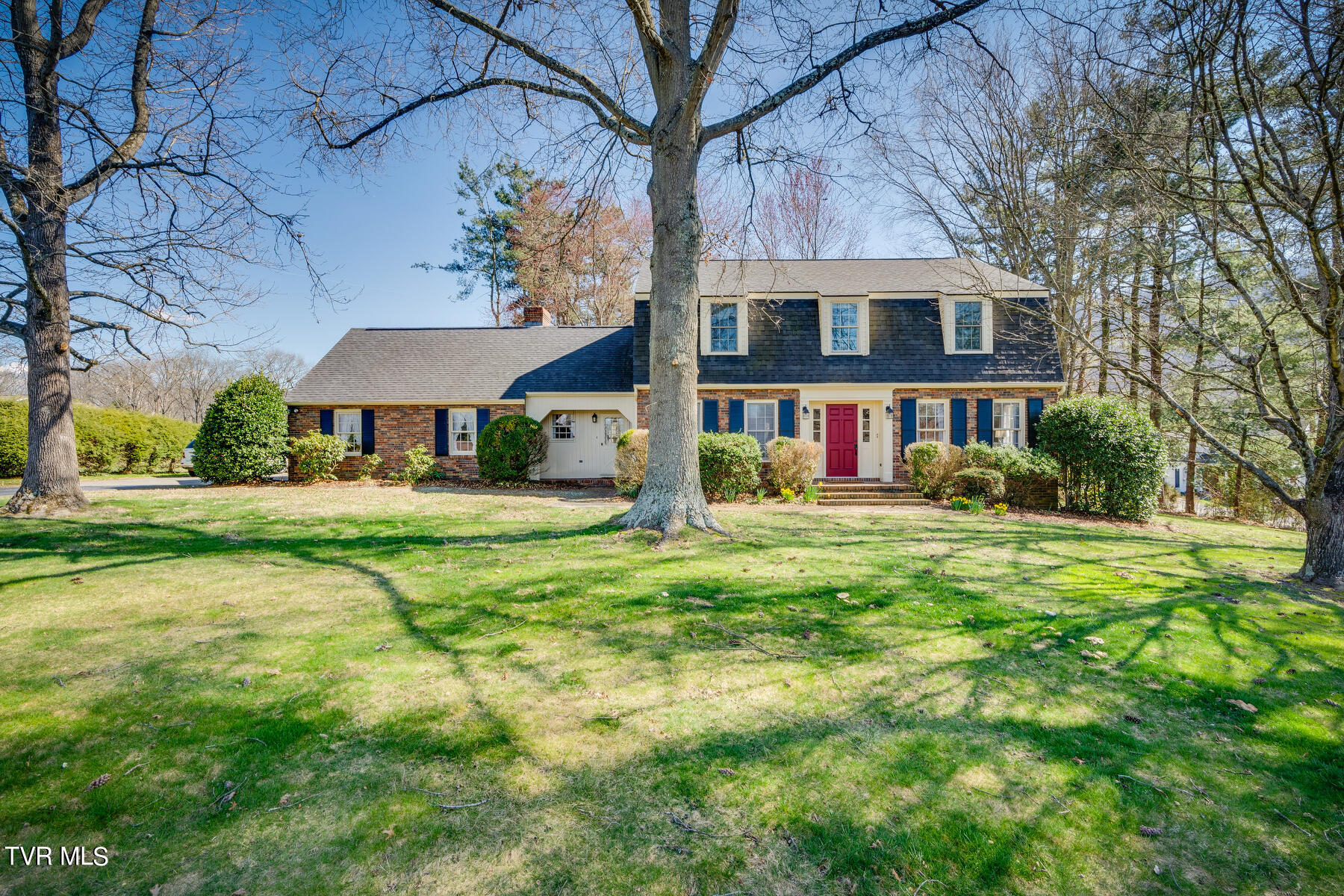725 Chippendale Road Kingsport, TN 37660 - Photo 1 of 45 001