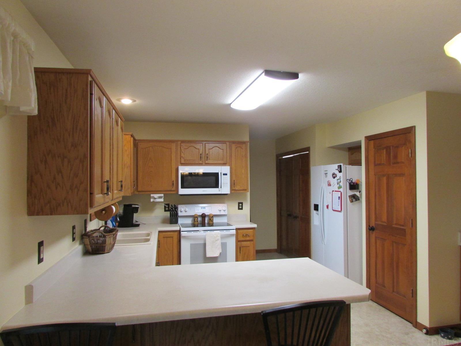2316 Broken Oak Road Fort Wayne, IN 46818 - Photo 3 of 24