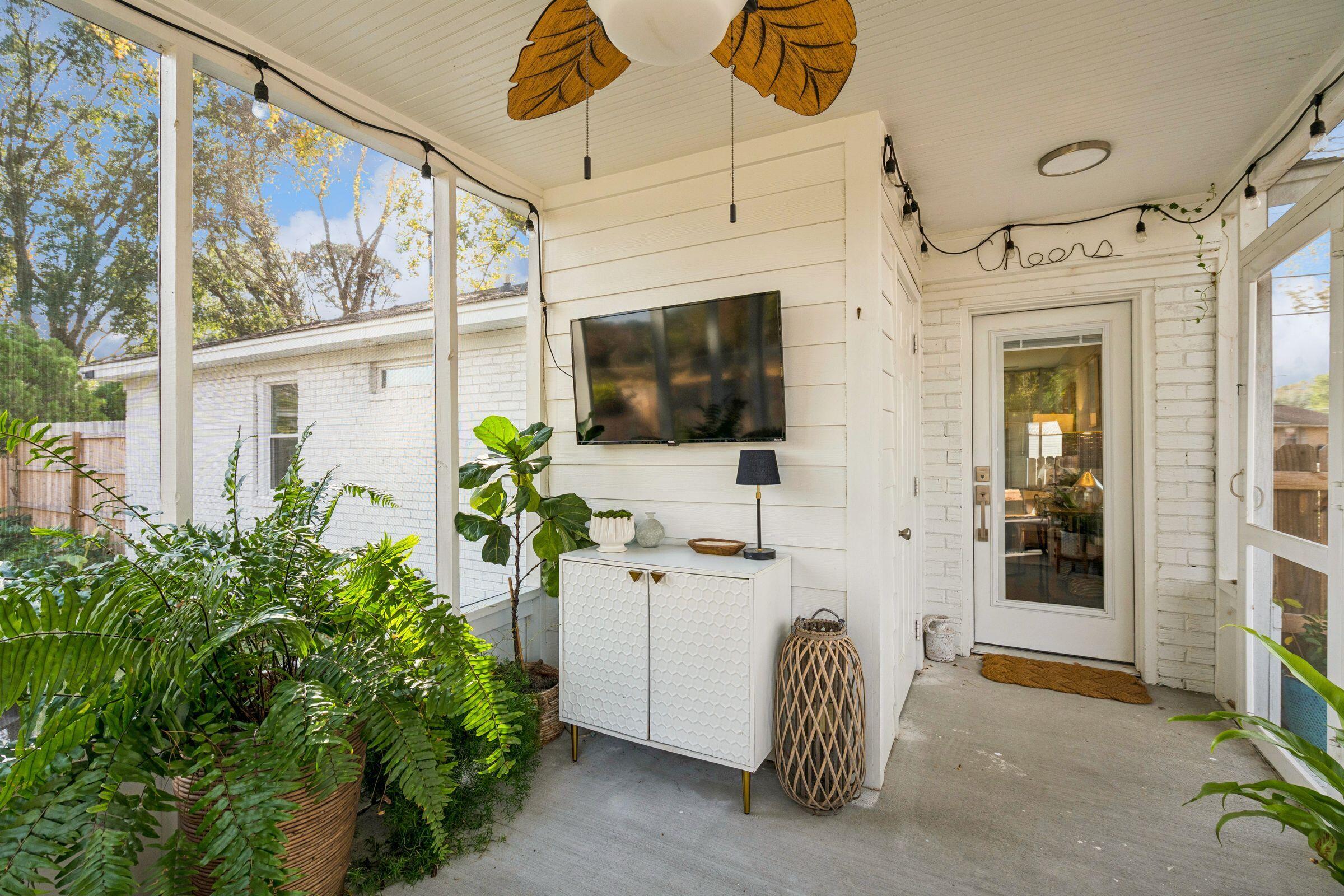 810 Playground Road Charleston, SC 29407 - Photo 17 of 26 Screened-In Porch