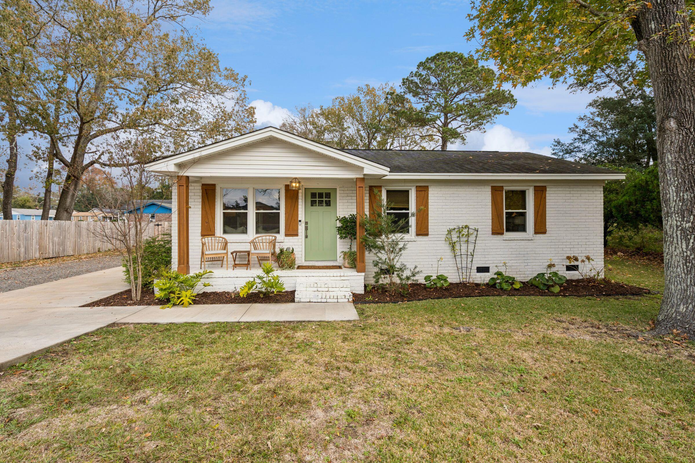 810 Playground Road Charleston, SC 29407 - Photo 2 of 26 Exterior