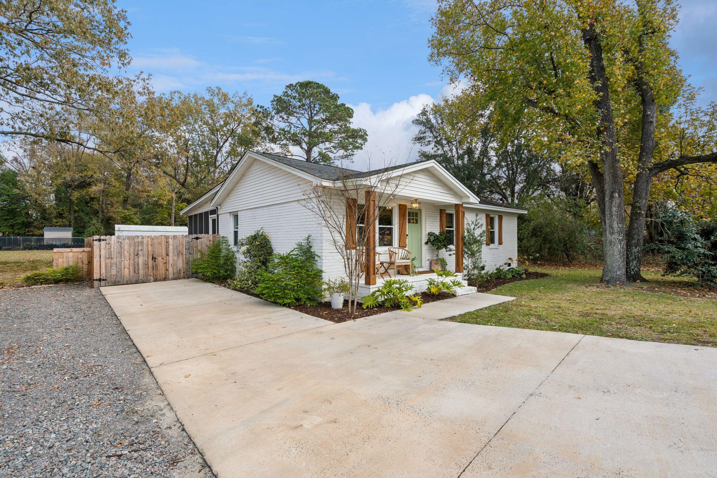 810 Playground Road Charleston, SC 29407 - Photo 25 of 26 Driveway/Exterior