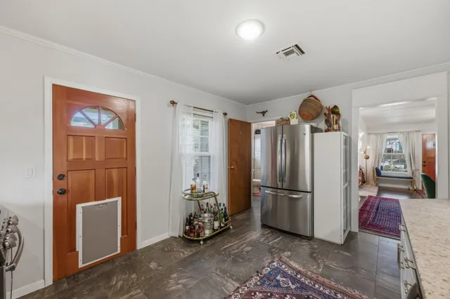 $3,200 | 1101 Arcadia Avenue, Austin, TX 78757