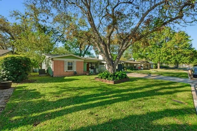 $3,200 | 1101 Arcadia Avenue, Austin, TX 78757