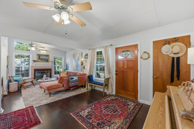 $3,200 | 1101 Arcadia Avenue, Austin, TX 78757