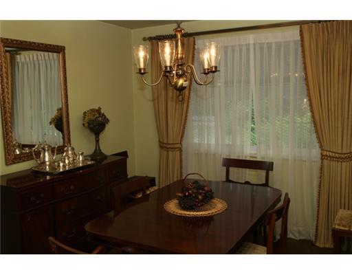 9212 Pannier Road Pittsburgh, PA 15237 - Photo 4 of 10 Dining Room. Host gatherings in this lovely room with a large window.