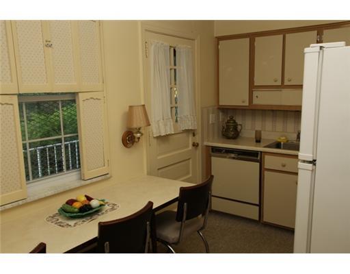 9212 Pannier Road Pittsburgh, PA 15237 - Photo 5 of 10 Kitchen. An Equipped Kitchen with a small eat-in area