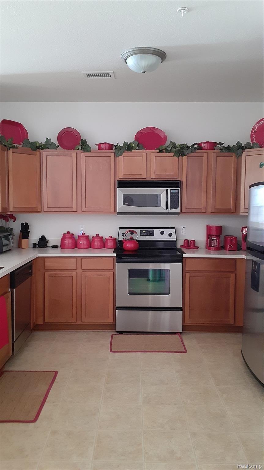 23438 Ridgeview Street, Unit 5 Taylor, MI 48180 - Photo 6 of 13 Kitchen