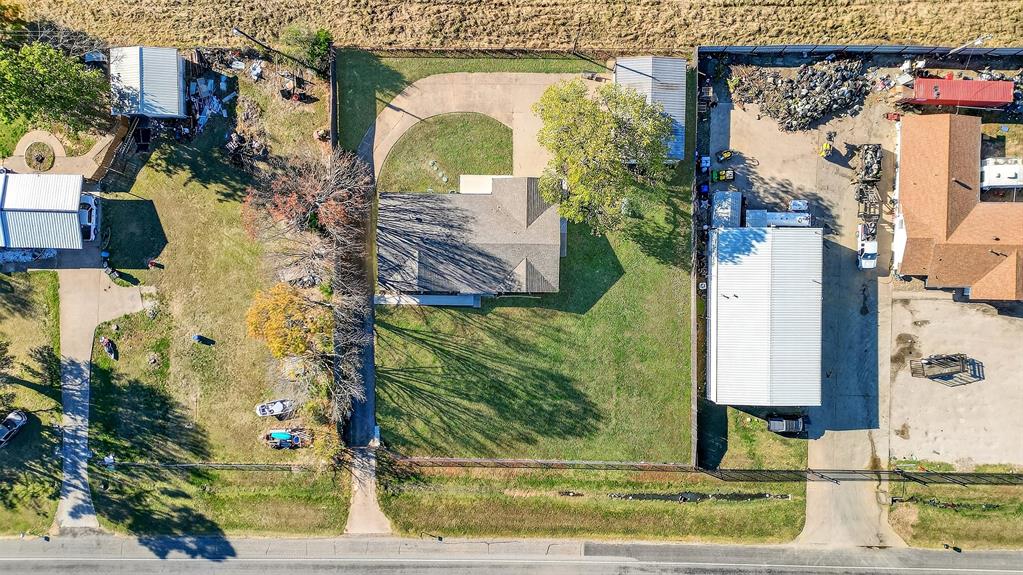 616 East Bells Boulevard Bells, TX 75414 - Photo 38 of 39 front view of a house