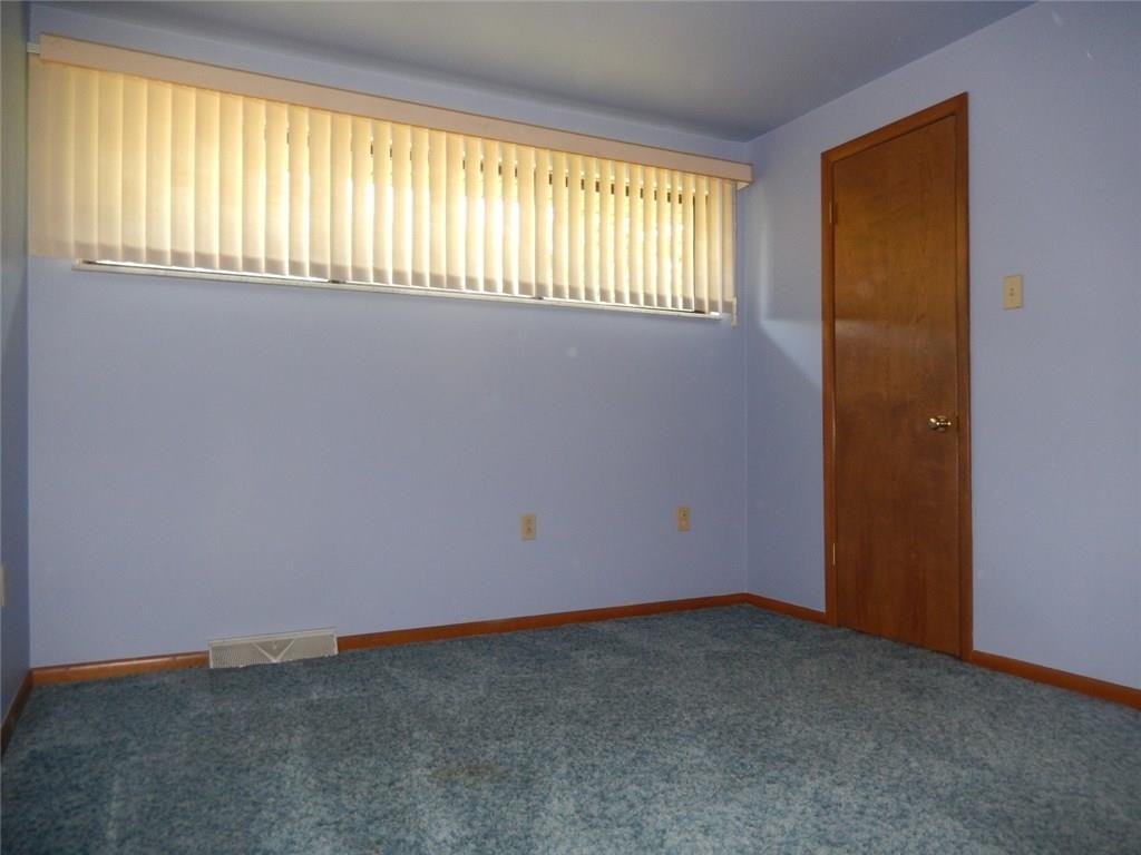 2003 Kentucky Lane Rochester, PA 15074 - Photo 17 of 24