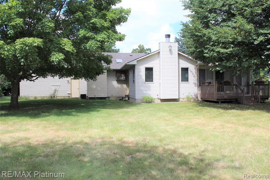 2414 Pollock Road Grand Blanc, MI 48439 - Photo 3 of 30