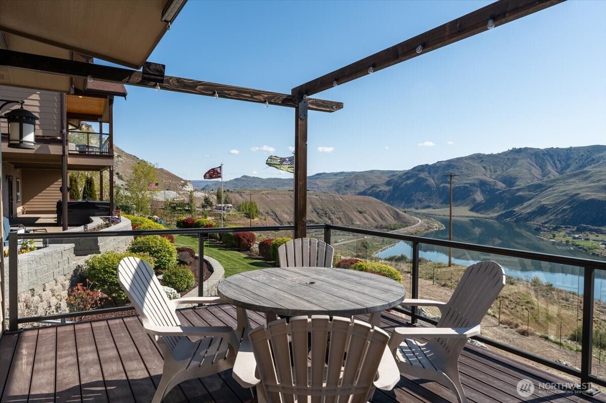 525 Columbia View Road Chelan, WA 98816 - Photo 34 of 40