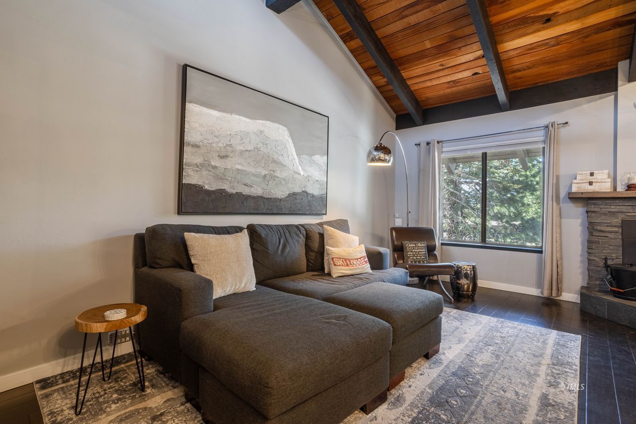 152 Viewpoint Road, Unit 120 Mammoth Lakes, CA 93546 - Photo 4 of 30 Untitled