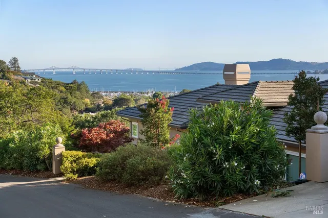 $3,799,000 | 11 Loch Haven Court, San Rafael, CA 94901