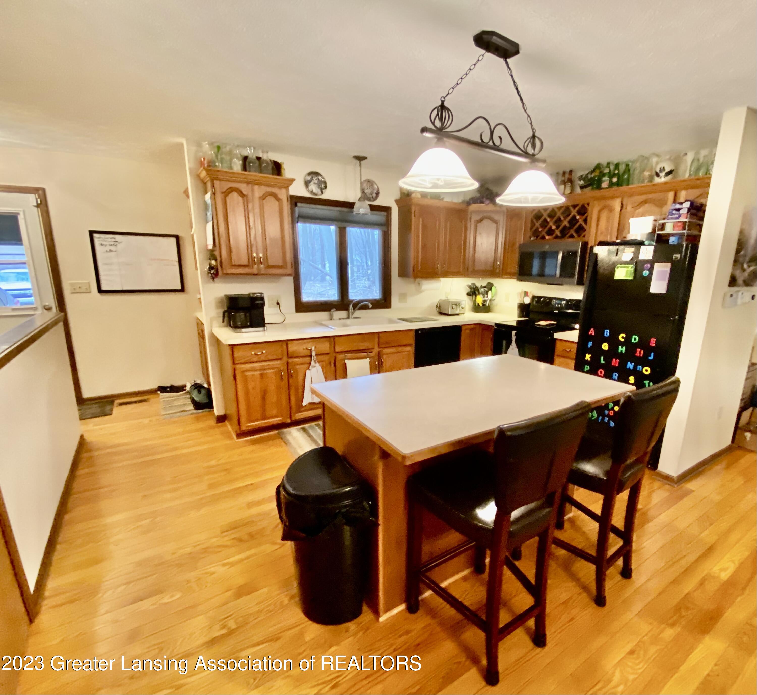 8924 Royston Road Grand Ledge, MI 48837 - Photo 7 of 39 IMG-6214