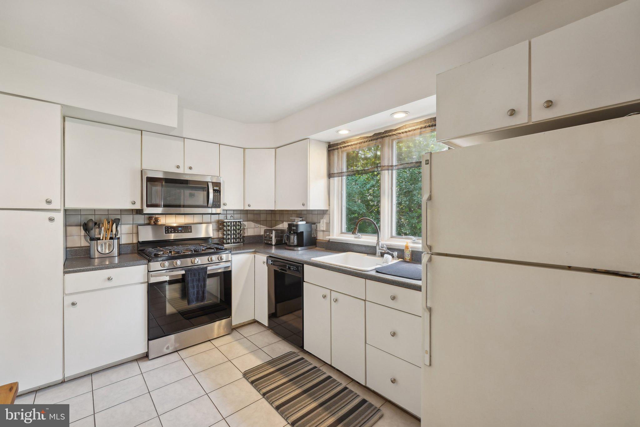 432 Keebler Road King of Prussia, PA 19406 - Photo 15 of 42 Kitchen