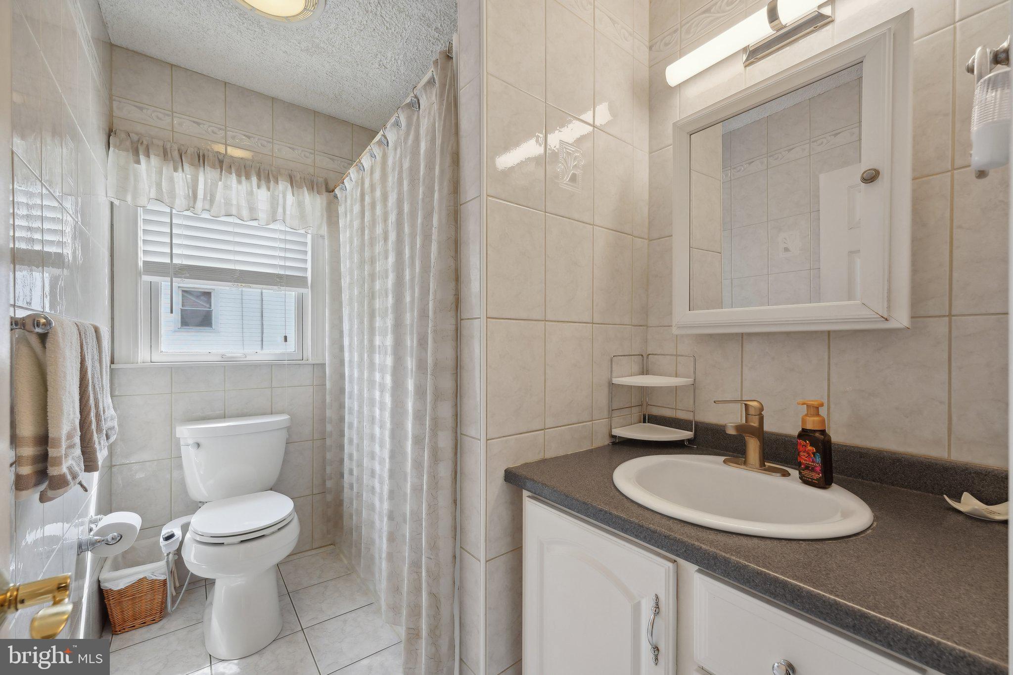 432 Keebler Road King of Prussia, PA 19406 - Photo 19 of 42 Upper Level Hall Bathroom