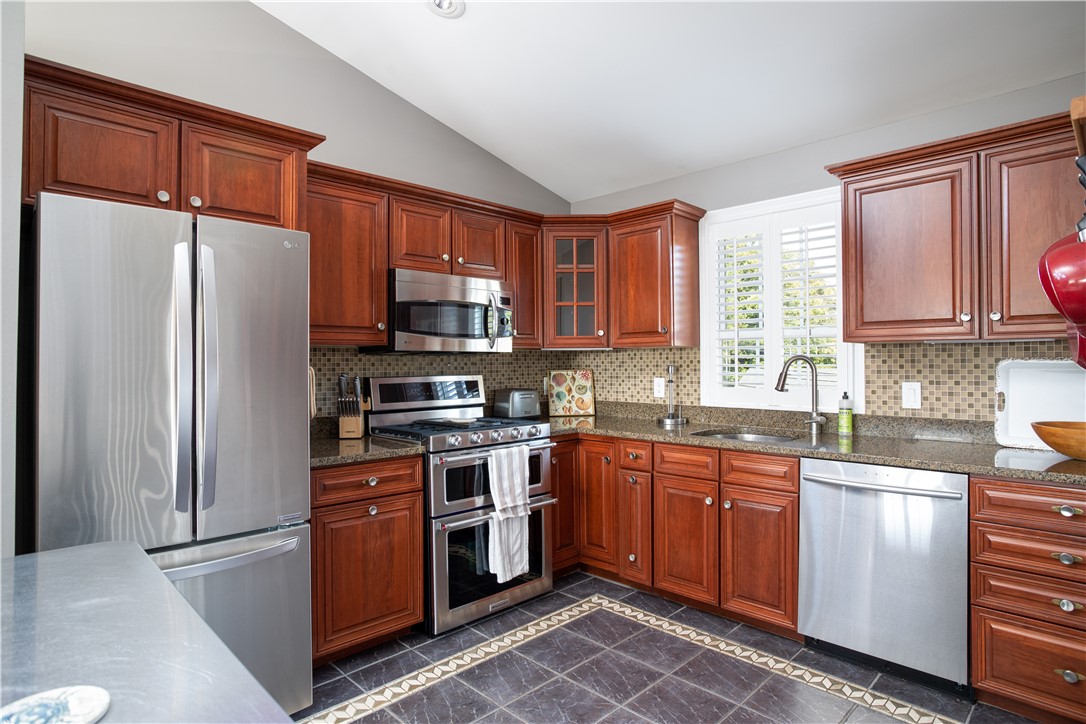 46 Malbone Road, Unit 1 Newport, RI 02840 - Photo 11 of 41