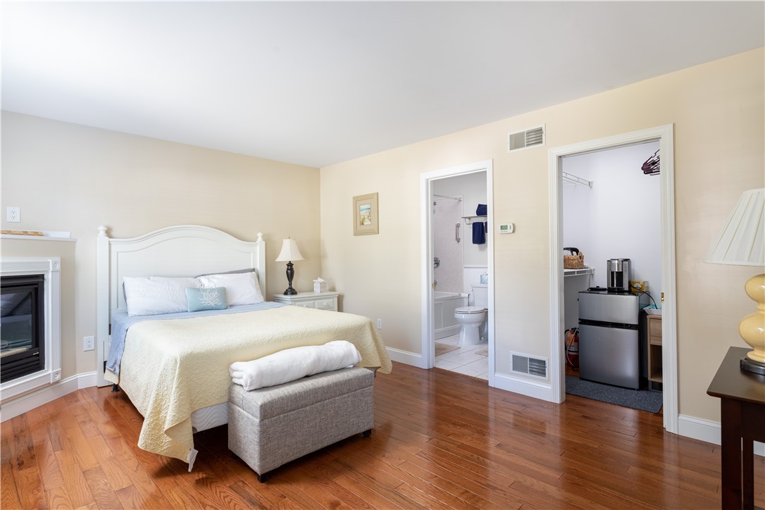 46 Malbone Road, Unit 1 Newport, RI 02840 - Photo 29 of 41