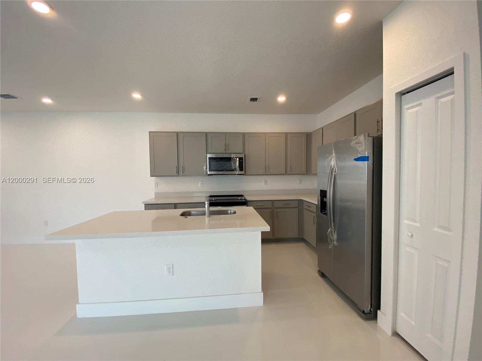 2434 Southwest 145th Place Miami, FL 33175 - Photo 4 of 11