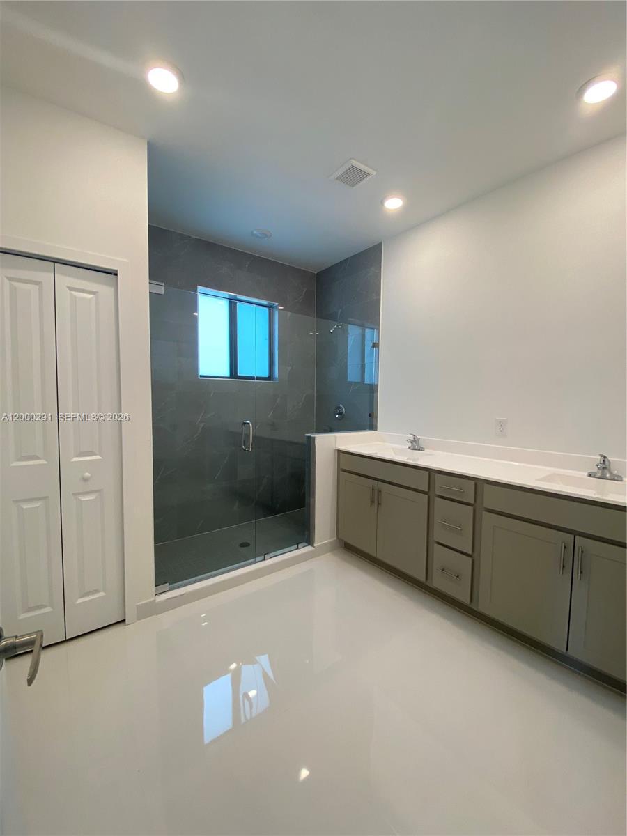 2434 Southwest 145th Place Miami, FL 33175 - Photo 5 of 11