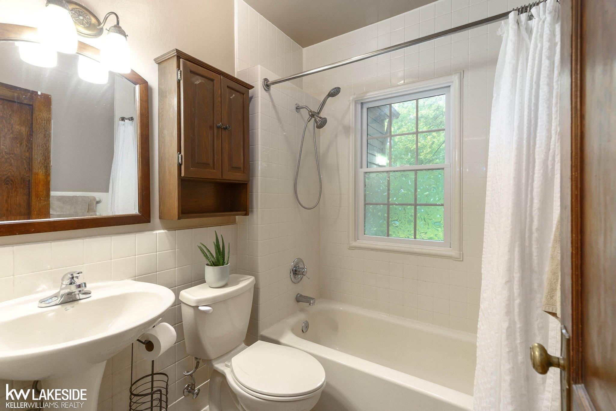 3139 Martell Street Rochester Hills, MI 48309 - Photo 7 of 27