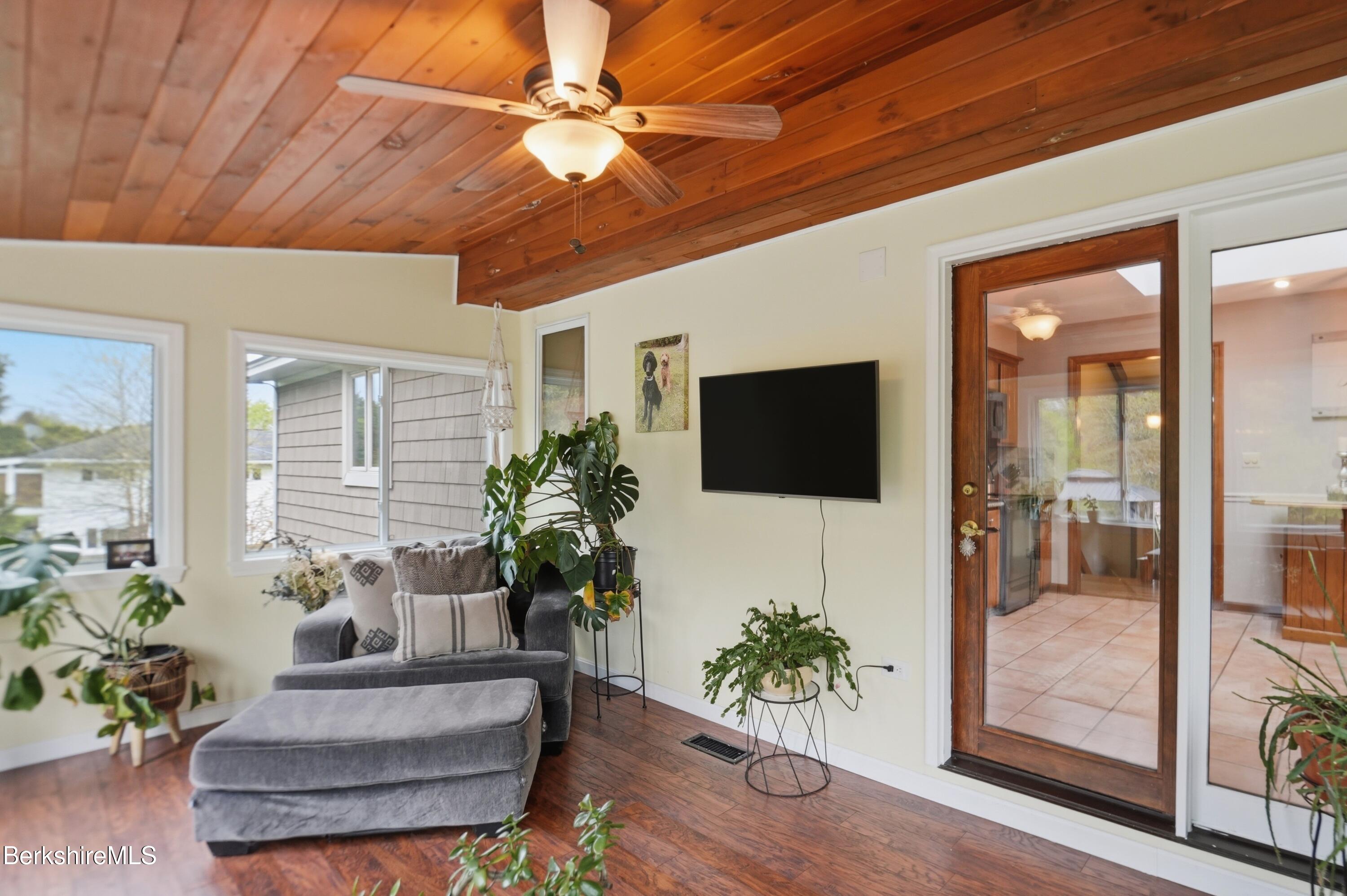 134 Oak Hill Road Pittsfield, MA 01201 - Photo 31 of 66 4 Season Sunroom