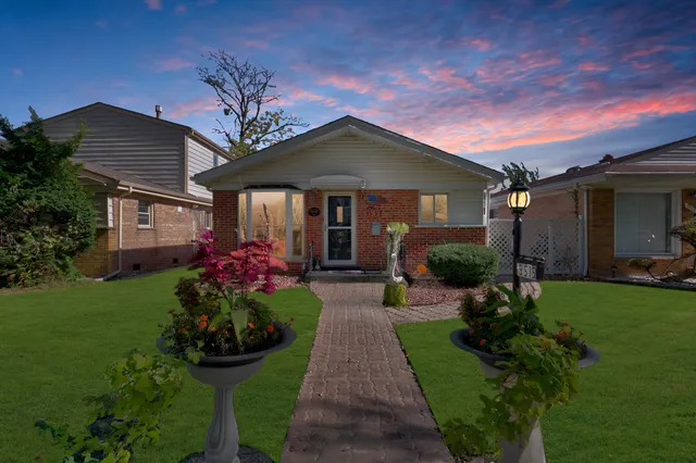 $210,000 | 9515 South Peoria Street, Chicago, IL 60643