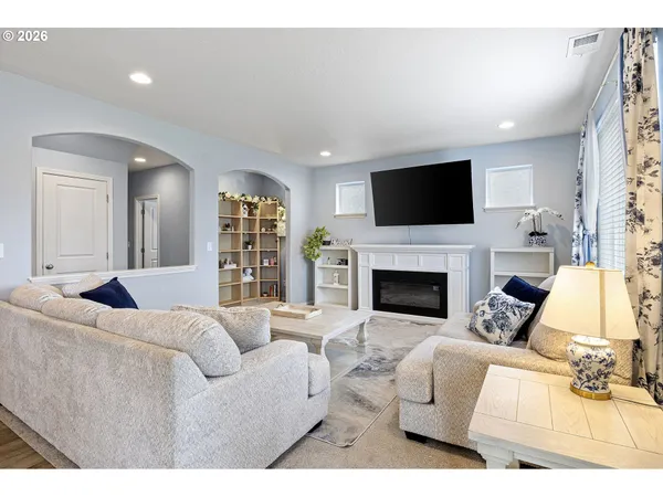 $550,000 | 5290 Squirrel Street, Springfield, OR 97478