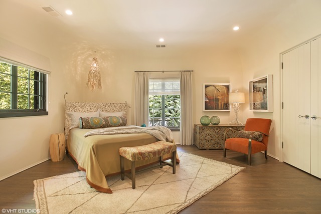 96 Woodley Road Winnetka, IL 60093 - Photo 18 of 22 a bedroom with a bed and ceiling fan