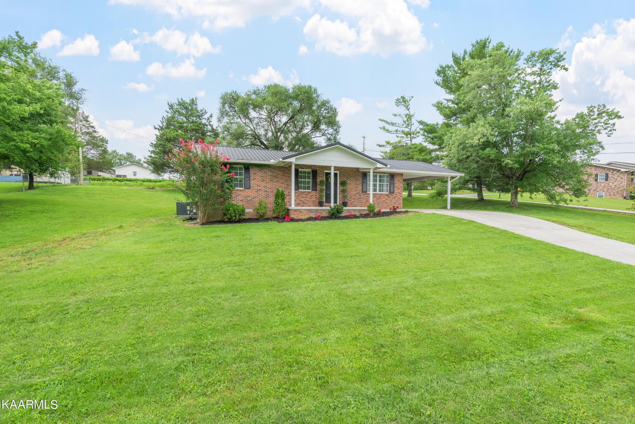 110 Campbell Road La Follette, TN 37766 - Photo 2 of 40 Gallery Image 2