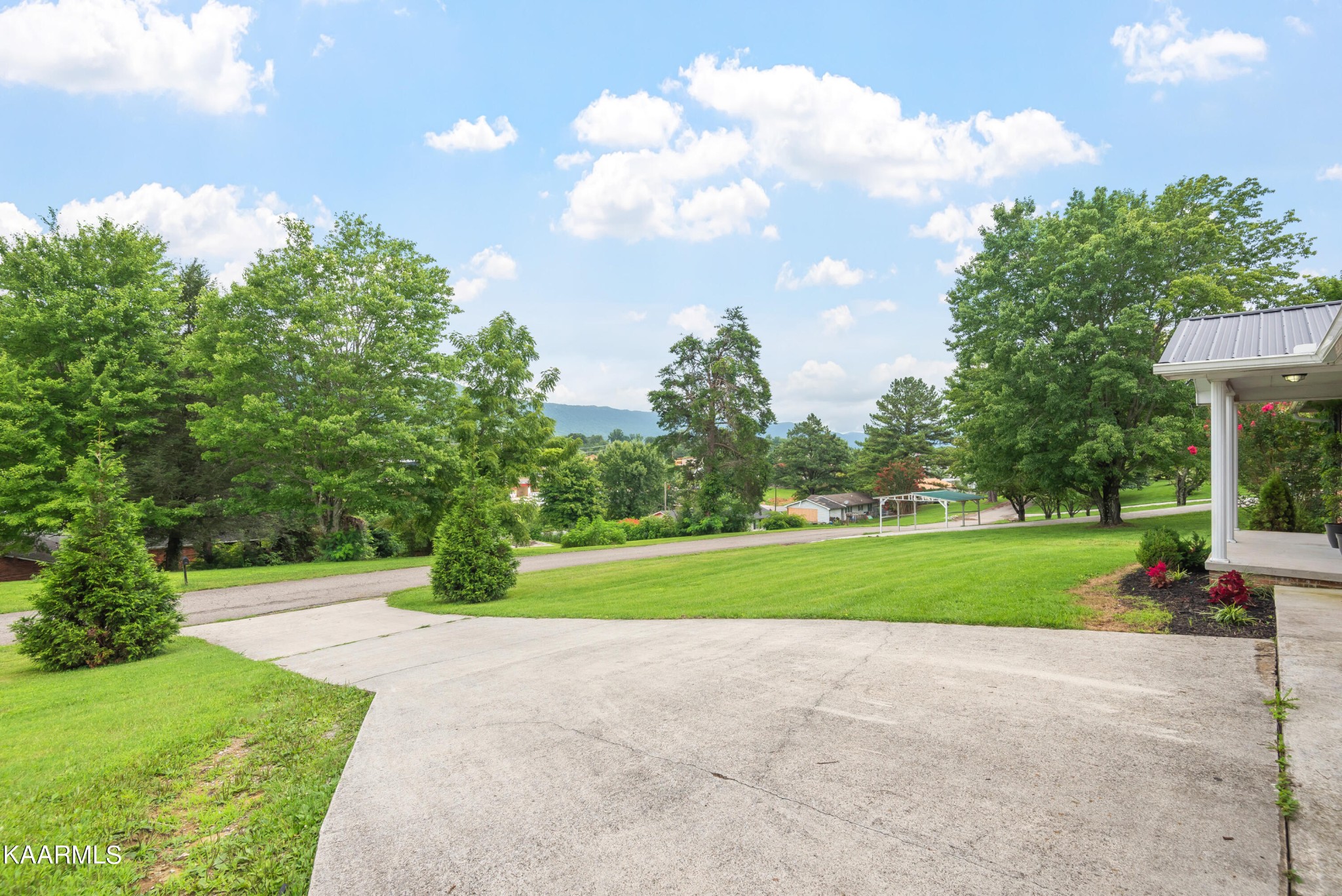 110 Campbell Road La Follette, TN 37766 - Photo 5 of 40 Gallery Image 5