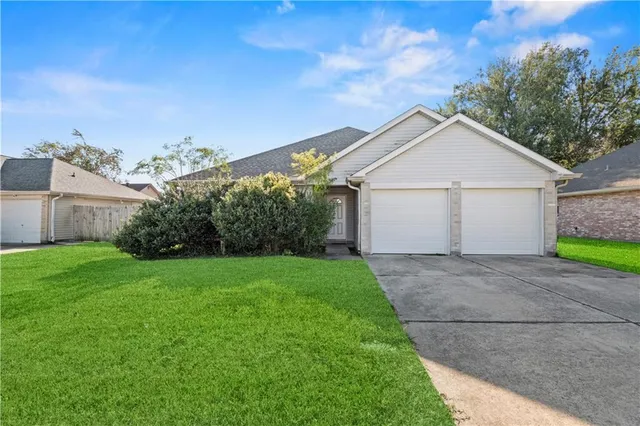 $1,700 | 2205 Greenwood Drive, Laplace, LA 70068