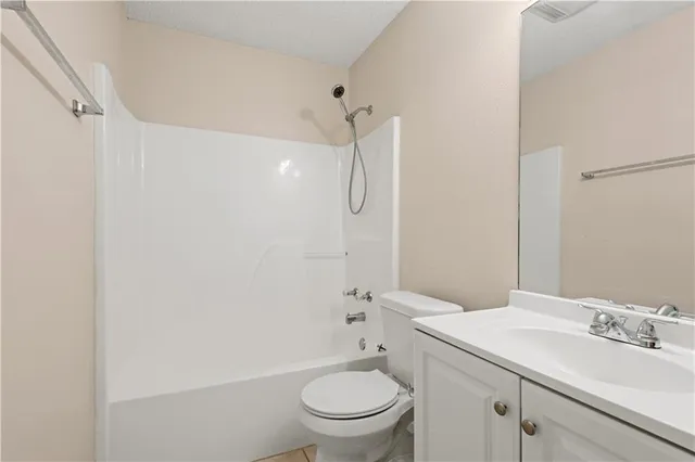 $1,700 | 2205 Greenwood Drive, Laplace, LA 70068