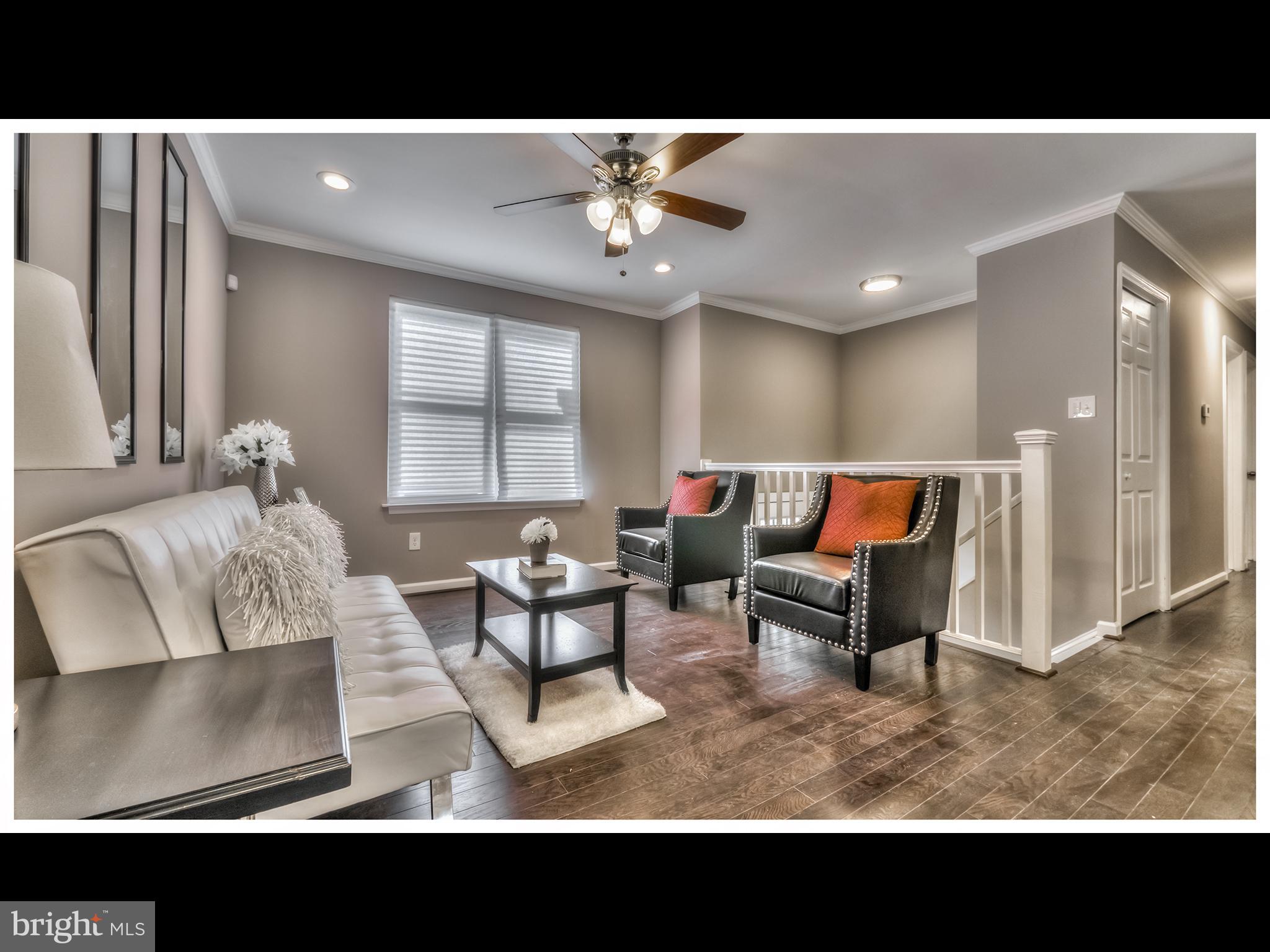 817 Nottingham Road Baltimore, MD 21229 - Photo 14 of 30 Living Room