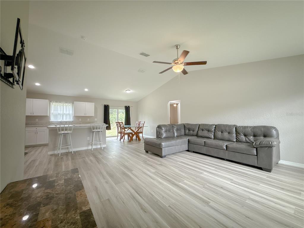 15434 Southwest 29th Terrace Road Ocala, FL 34473 - Photo 3 of 16
