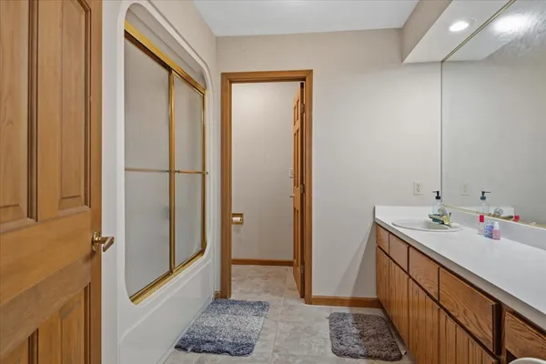$549,900 | 2551 East Lake Shore Drive, Springfield, IL 62712