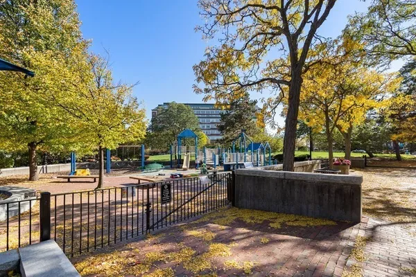 $1,099,000 | 197 8th Street, Unit 705, Boston, MA 02129