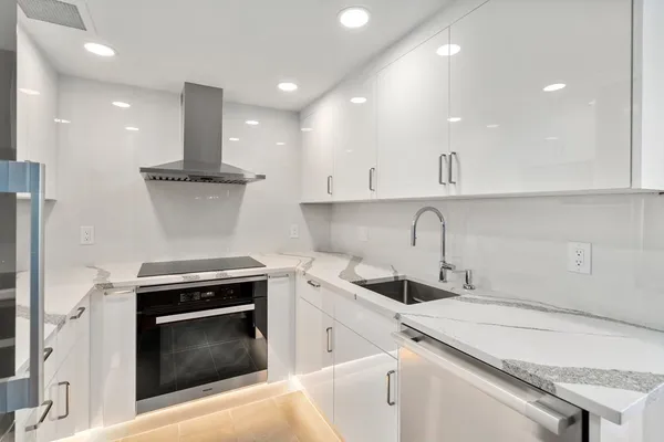 $1,099,000 | 197 8th Street, Unit 705, Boston, MA 02129