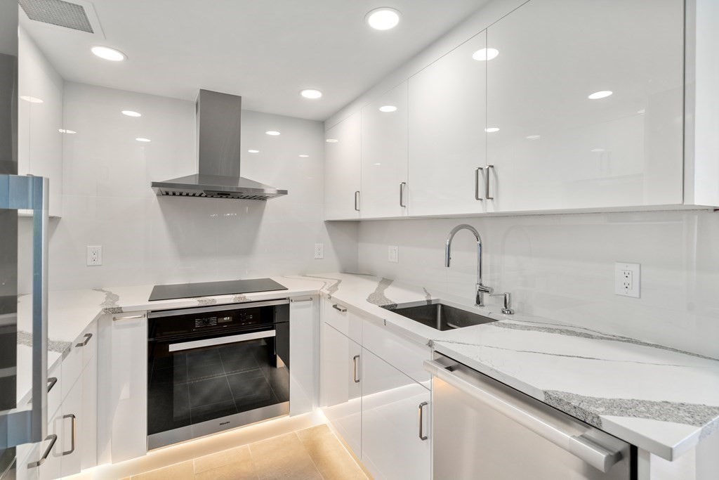 197 8th Street, Unit 705 Boston, MA 02129 - Photo 4 of 31