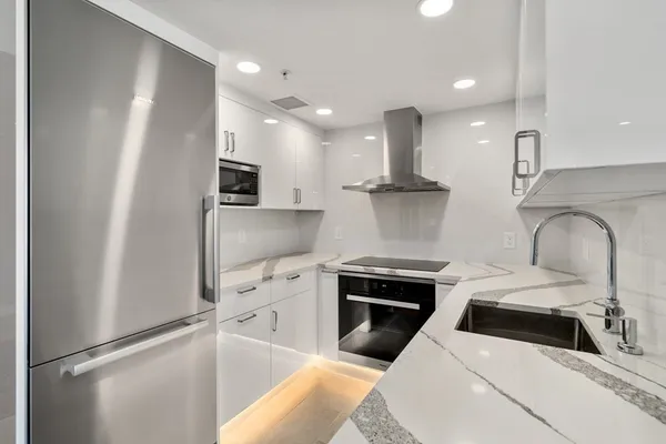 $1,099,000 | 197 8th Street, Unit 705, Boston, MA 02129
