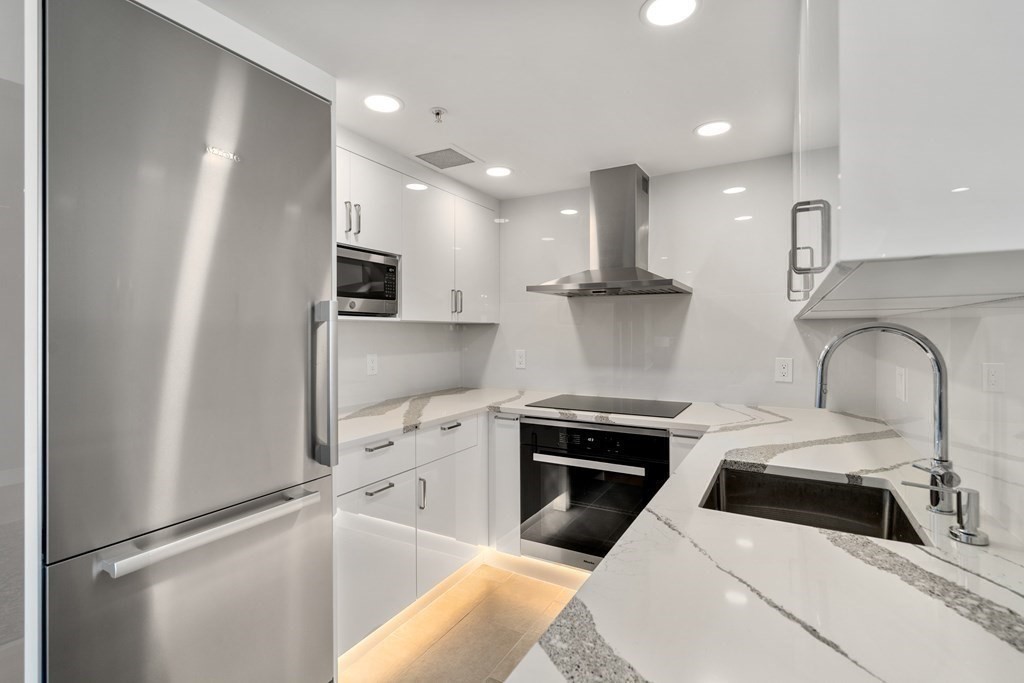 197 8th Street, Unit 705 Boston, MA 02129 - Photo 5 of 31