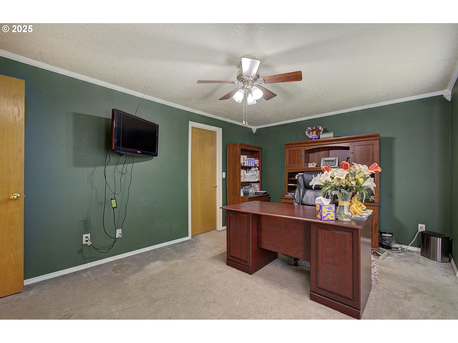 10535 Southwest 135th Avenue Beaverton, OR 97008 - Photo 19 of 37