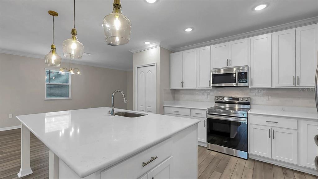 8346 Abalone Loop Palmetto, FL 34221 - Photo 21 of 64