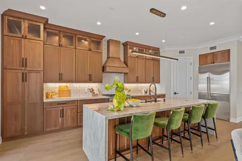 $3,750,000 | 305 J Avenue, Coronado, CA 92118